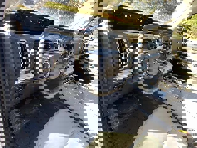 Certified 2025 Ford Expedition Active image 23