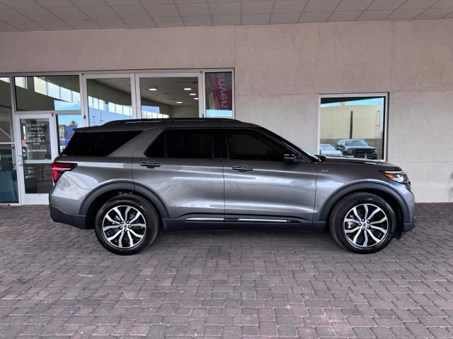 Certified 2025 Ford Explorer ST-Line RWD image 6