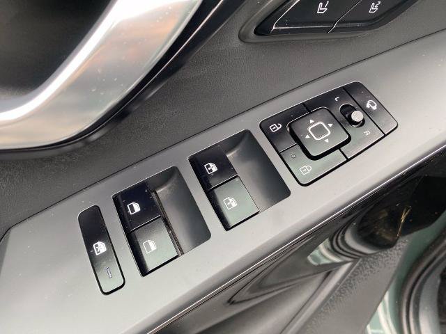 Used 2026 Kia Niro FWD image 12