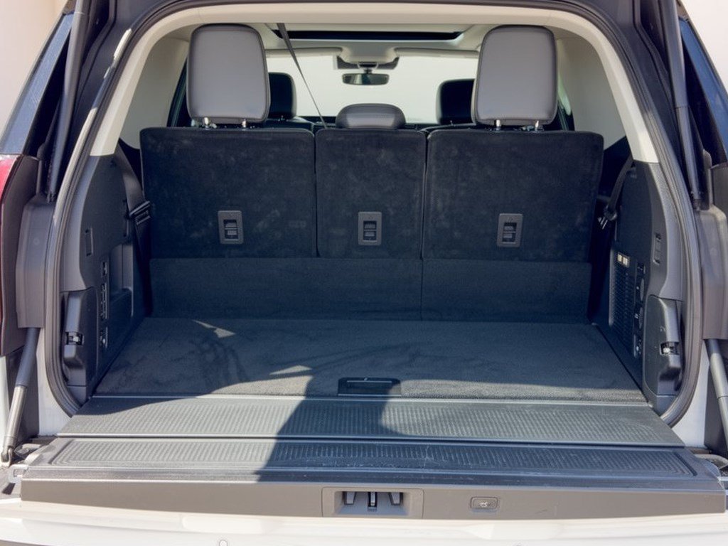 Certified 2025 Ford Expedition Active AWD/4WD image 28
