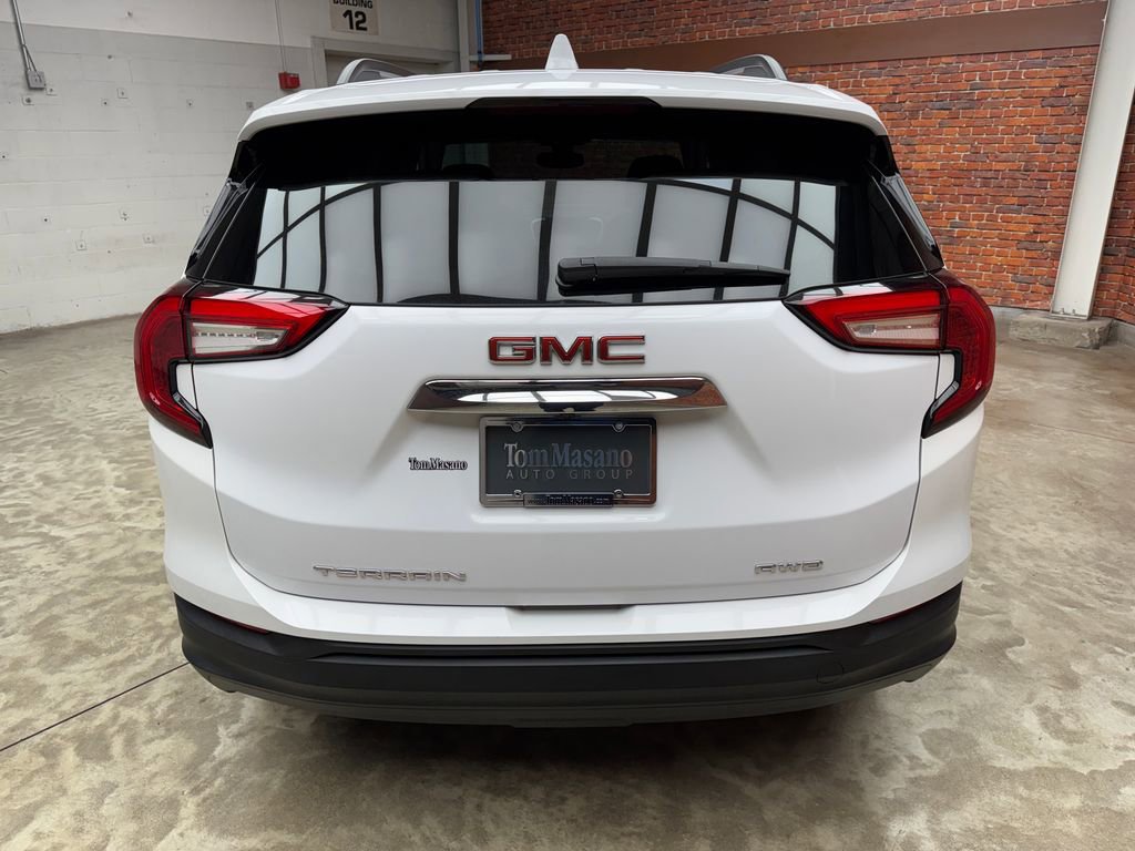 Used 2023 GMC Terrain SLE w/ Driver Convenience Package AWD/4WD image 3
