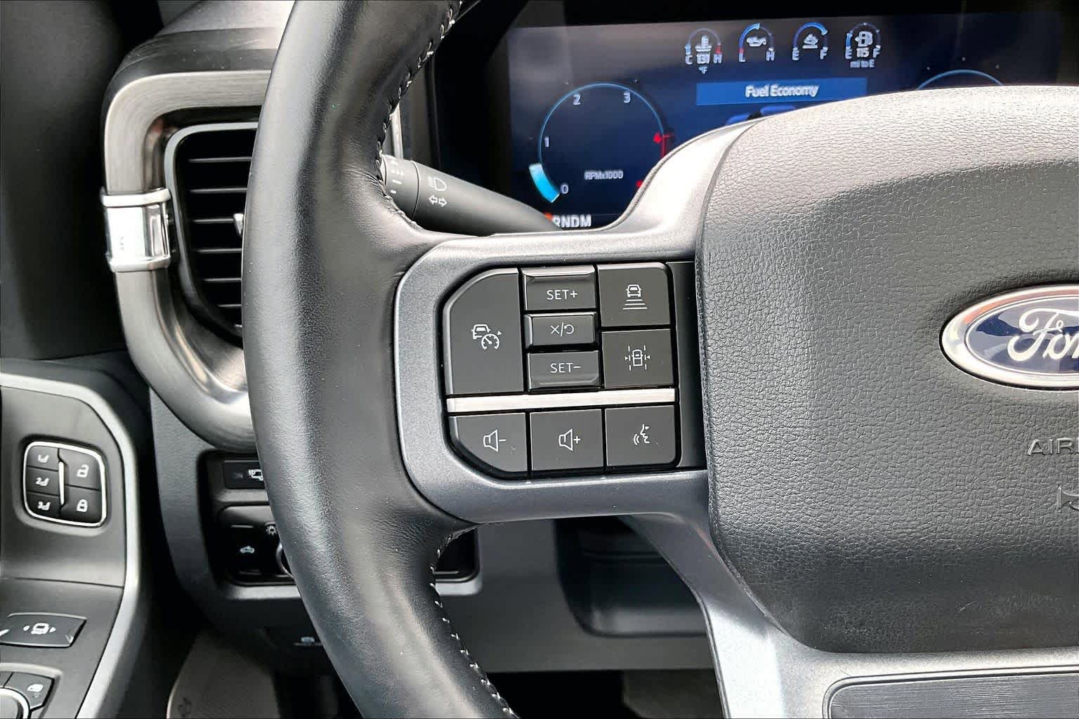 Certified 2024 Ford F250 Lariat w/ Lariat Ultimate Package AWD/4WD image 24