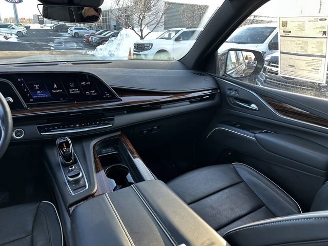 Used 2022 Cadillac Escalade Premium Luxury image 18