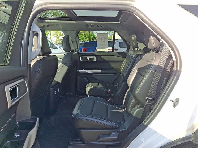 Certified 2022 Ford Explorer XLT w/ Equipment Group 202A AWD/4WD image 20