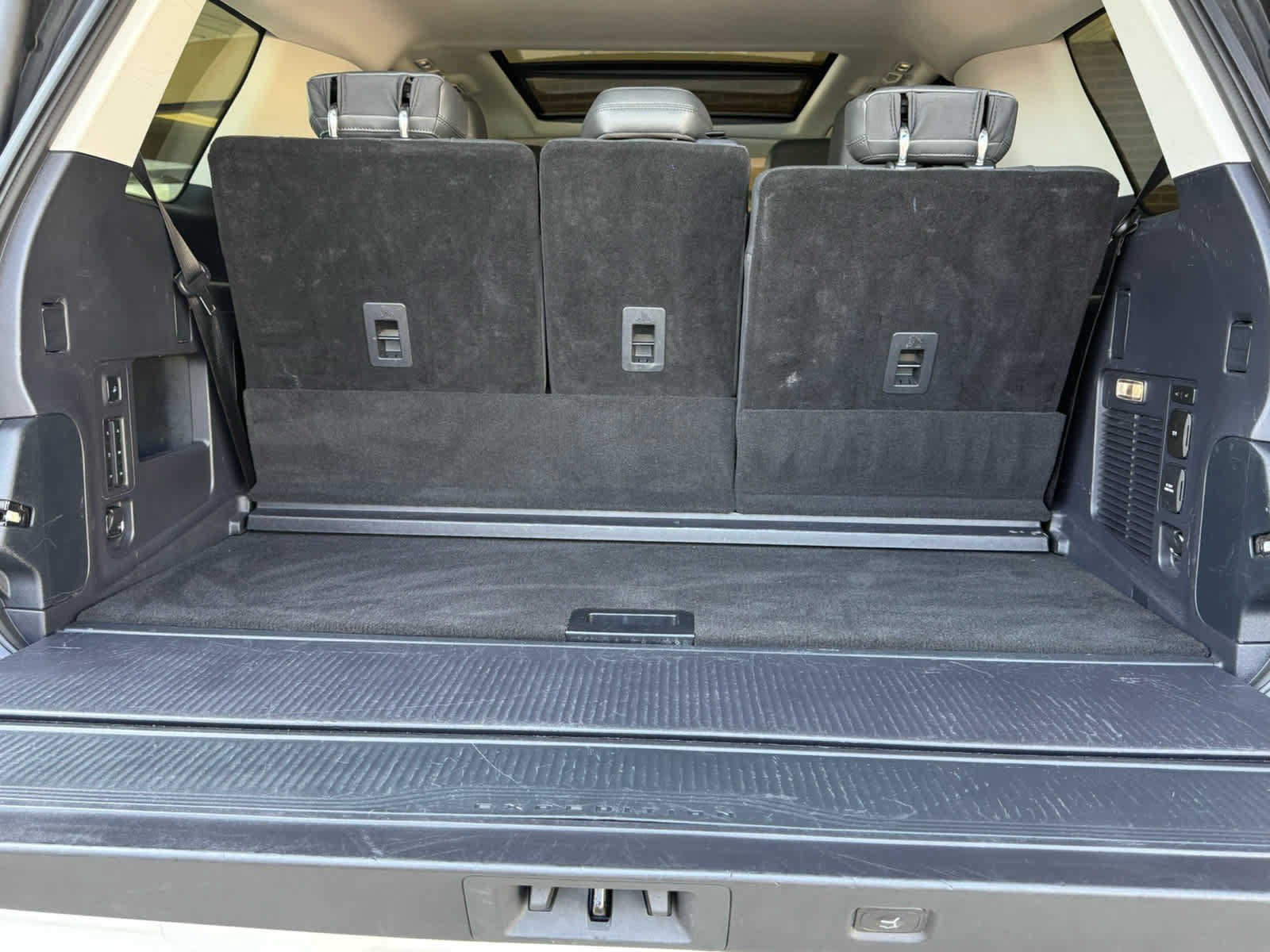 Certified 2025 Ford Expedition Active AWD/4WD image 7