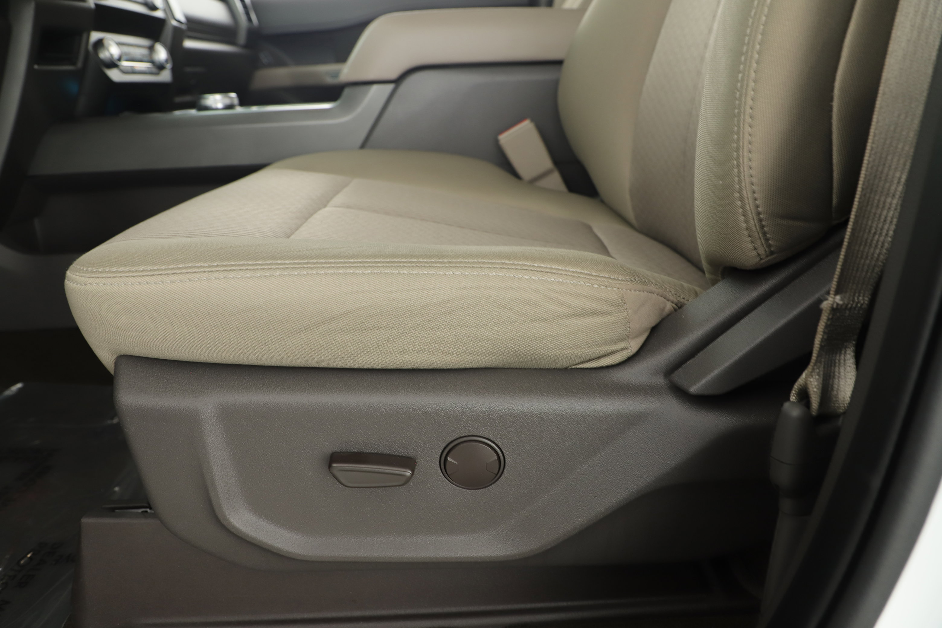 Certified 2020 Ford Expedition XLT image 10