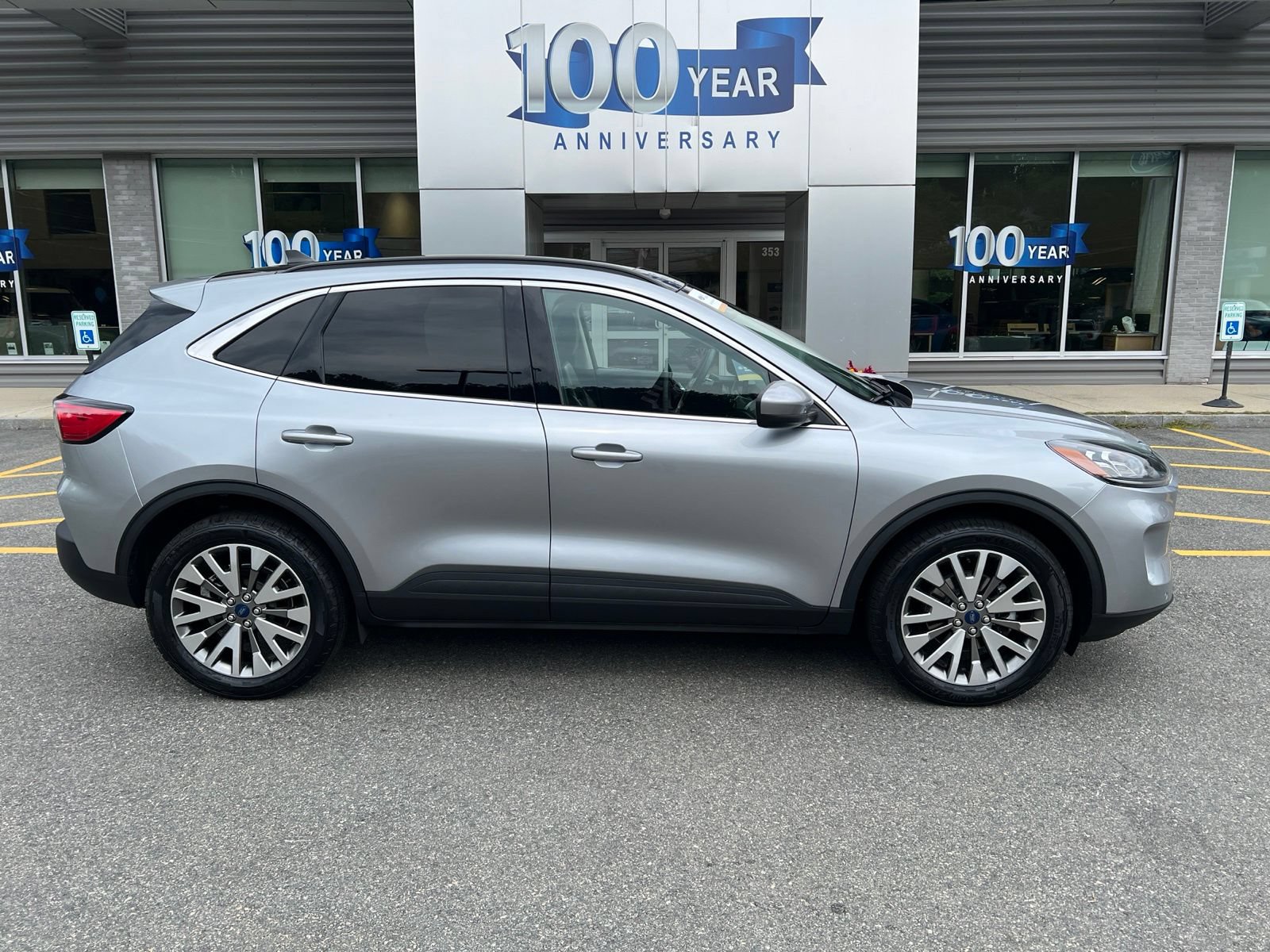 Certified 2022 Ford Escape Titanium w/ Class II Trailer Tow Package AWD/4WD image 7