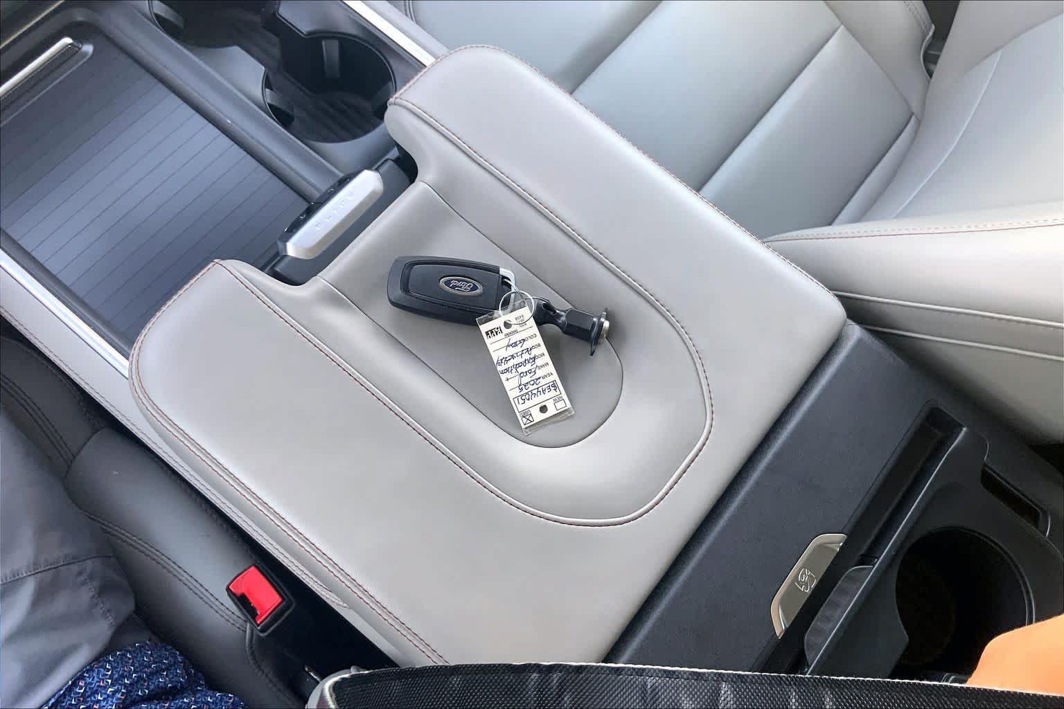 Certified 2025 Ford Expedition Active AWD/4WD image 15