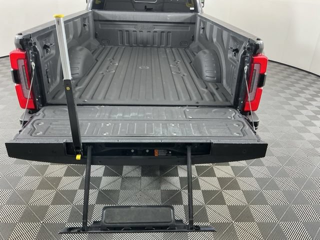 Certified 2023 Ford F350 Platinum AWD/4WD image 8