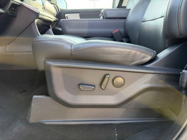 Certified 2025 Ford Expedition Active AWD/4WD image 12