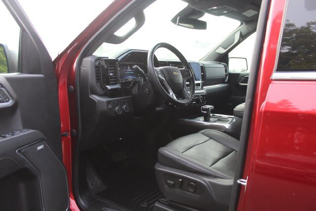 Used 2023 Chevrolet Silverado 1500 LTZ AWD/4WD image 23