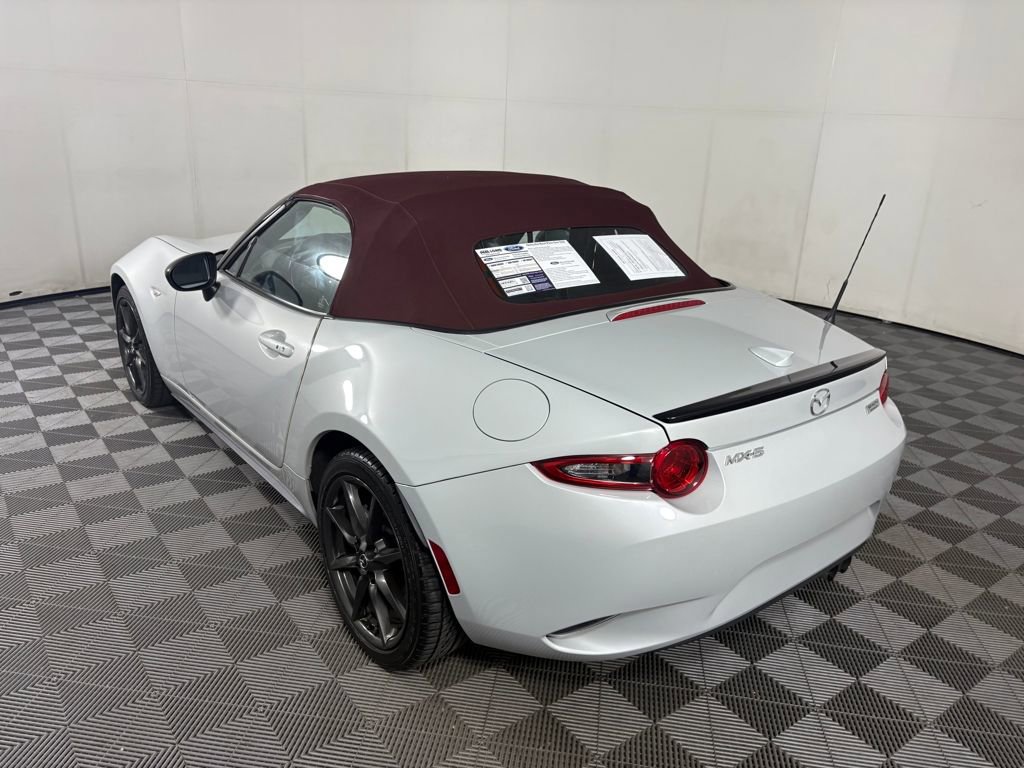 Used 2018 MAZDA MX-5 Miata Club image 5