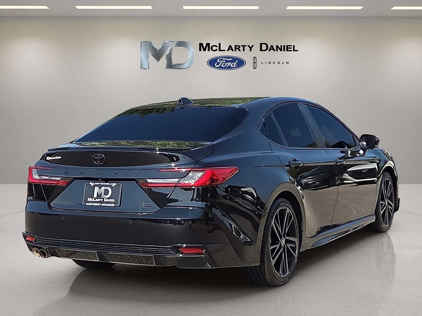 Used 2025 Toyota Camry XSE w/ Premium Plus Package FWD image 5
