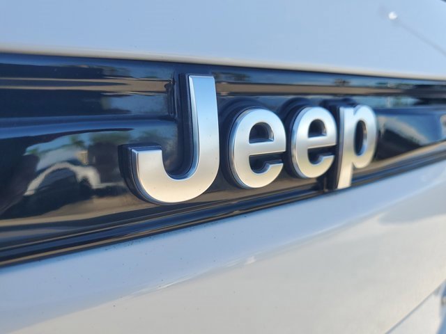 Used 2022 Jeep Grand Cherokee Summit w/ Adv Protech Group IV image 12