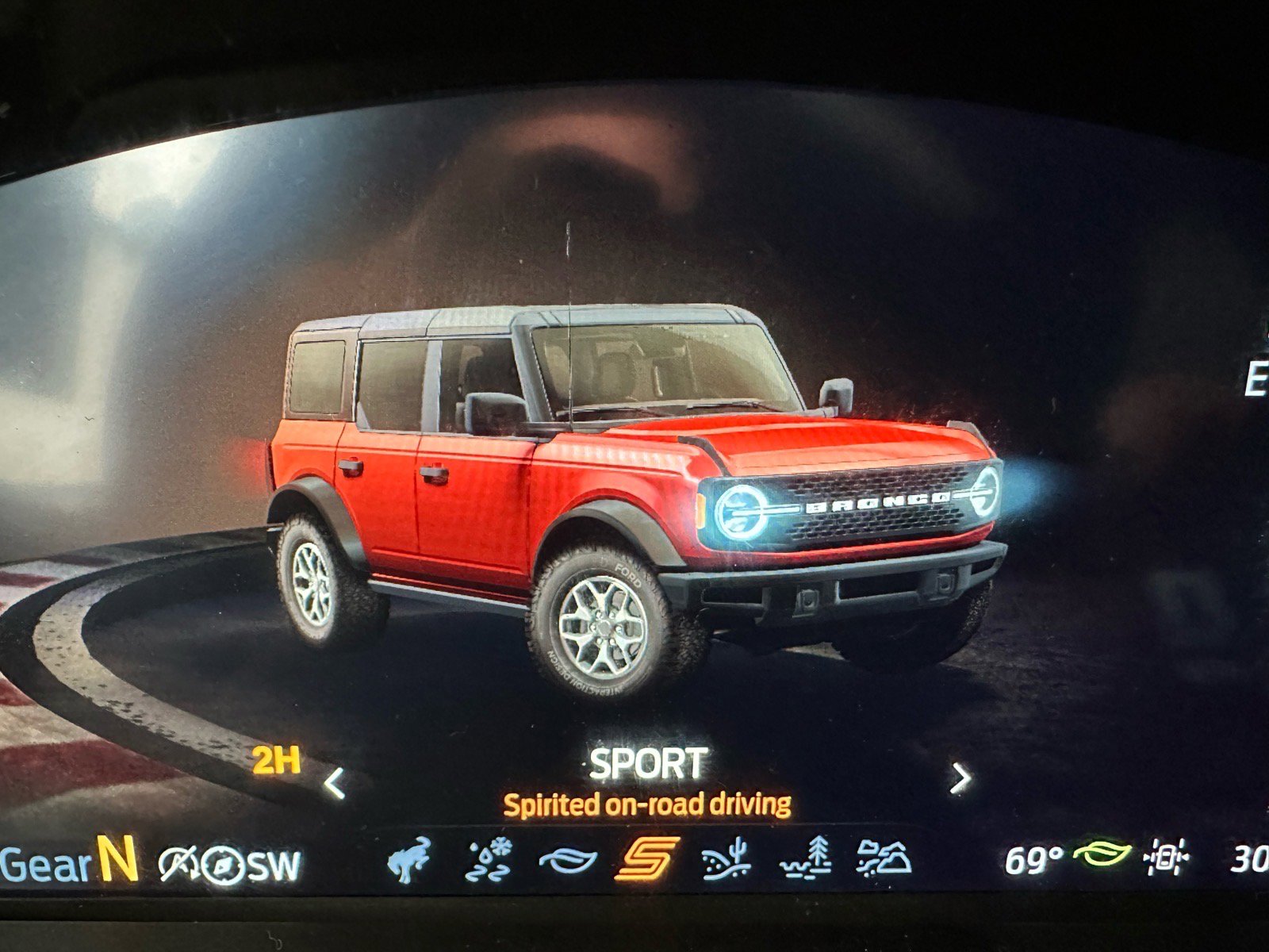 Certified 2025 Ford Bronco Big Bend w/ Black Diamond Package AWD/4WD image 44