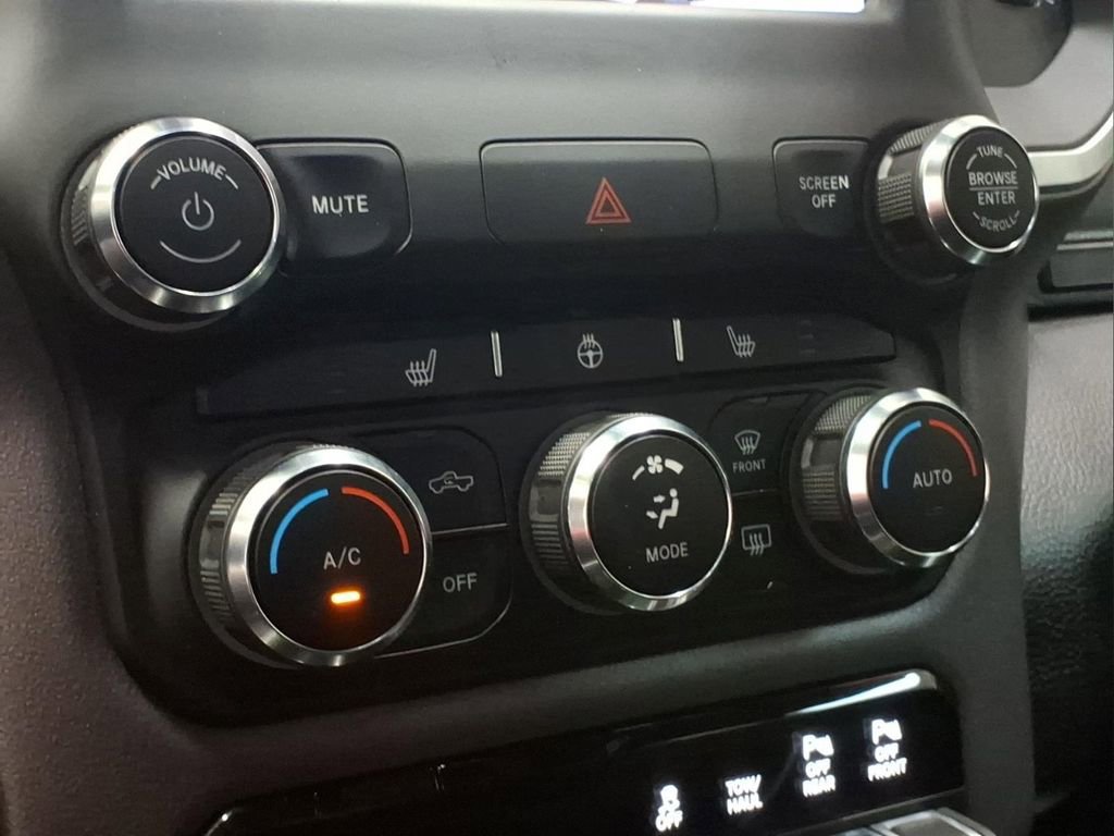 Used 2021 RAM 1500 Big Horn AWD/4WD image 9