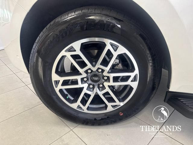 Certified 2025 Ford Expedition Active RWD image 32