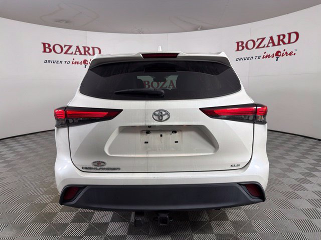 Used 2021 Toyota Highlander XLE FWD image 9