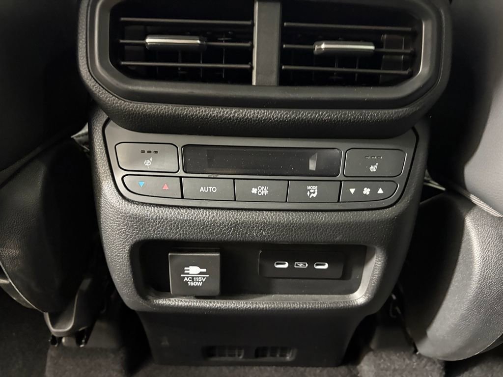 Used 2025 Honda Pilot Elite image 30