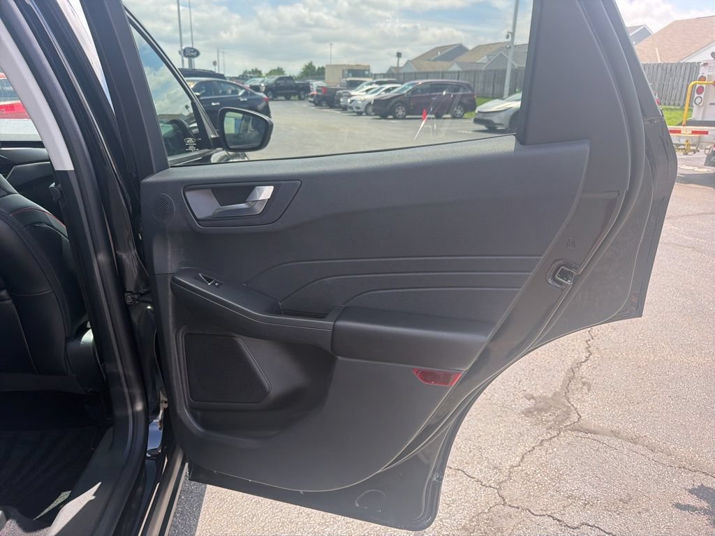 Certified 2022 Ford Escape SEL w/ SEL Stealth AWD Package image 48