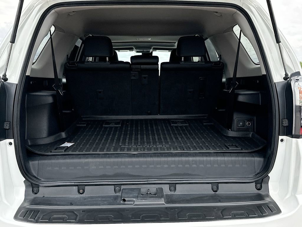 Used 2023 Toyota 4Runner SR5 Premium w/ Moonroof Package AWD/4WD image 16