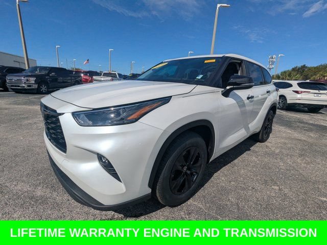 Used 2024 Toyota Highlander LE FWD image 9