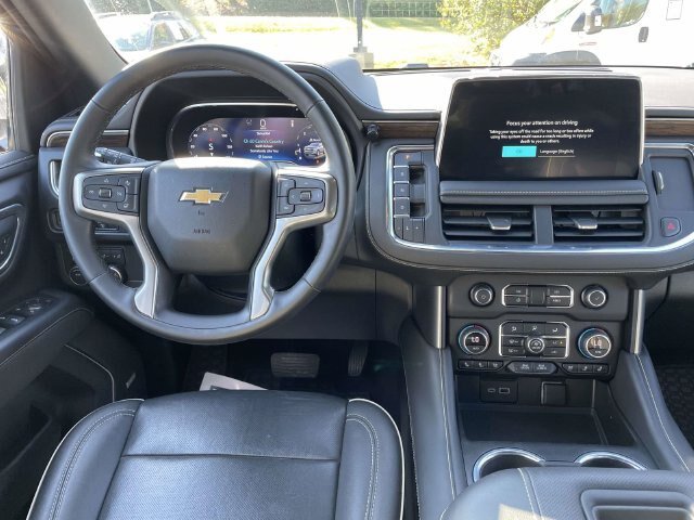 Used 2023 Chevrolet Tahoe Premier w/ Premium Package 2 AWD/4WD image 15