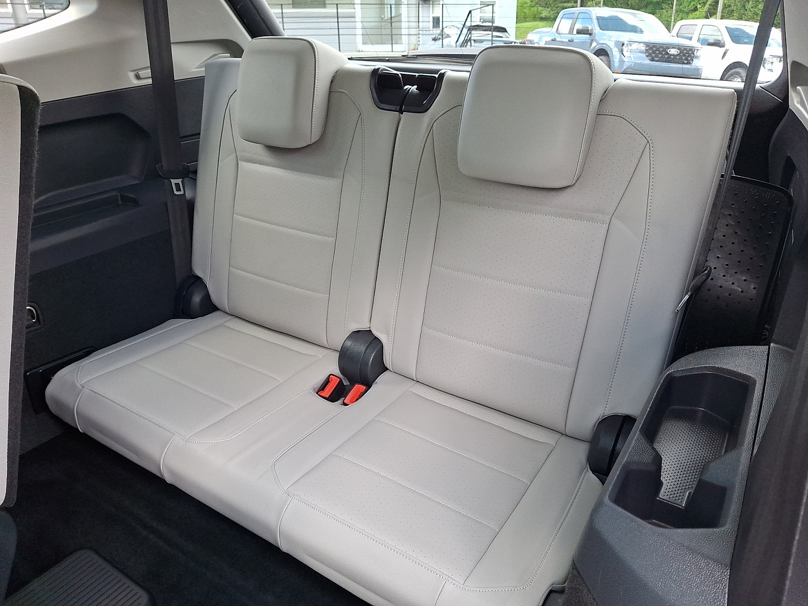Used 2021 Volkswagen Tiguan SE w/ Panoramic Sunroof Package AWD/4WD image 10
