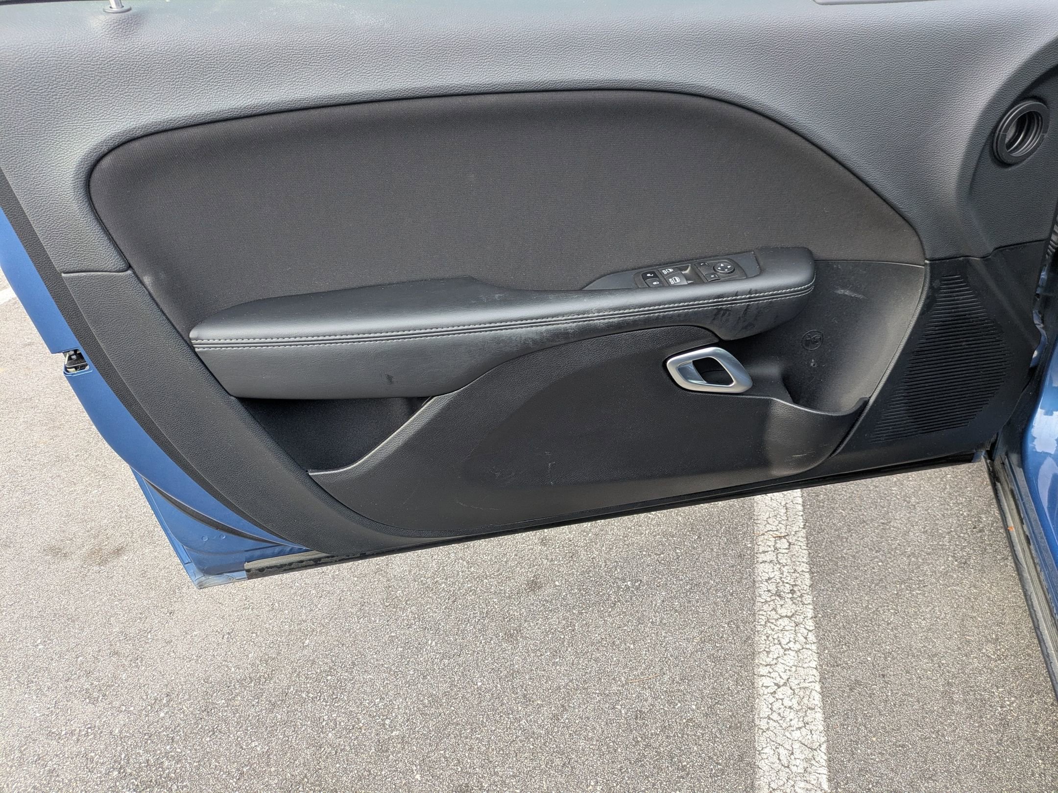 Used 2022 Dodge Challenger SXT w/ Blacktop Package image 10