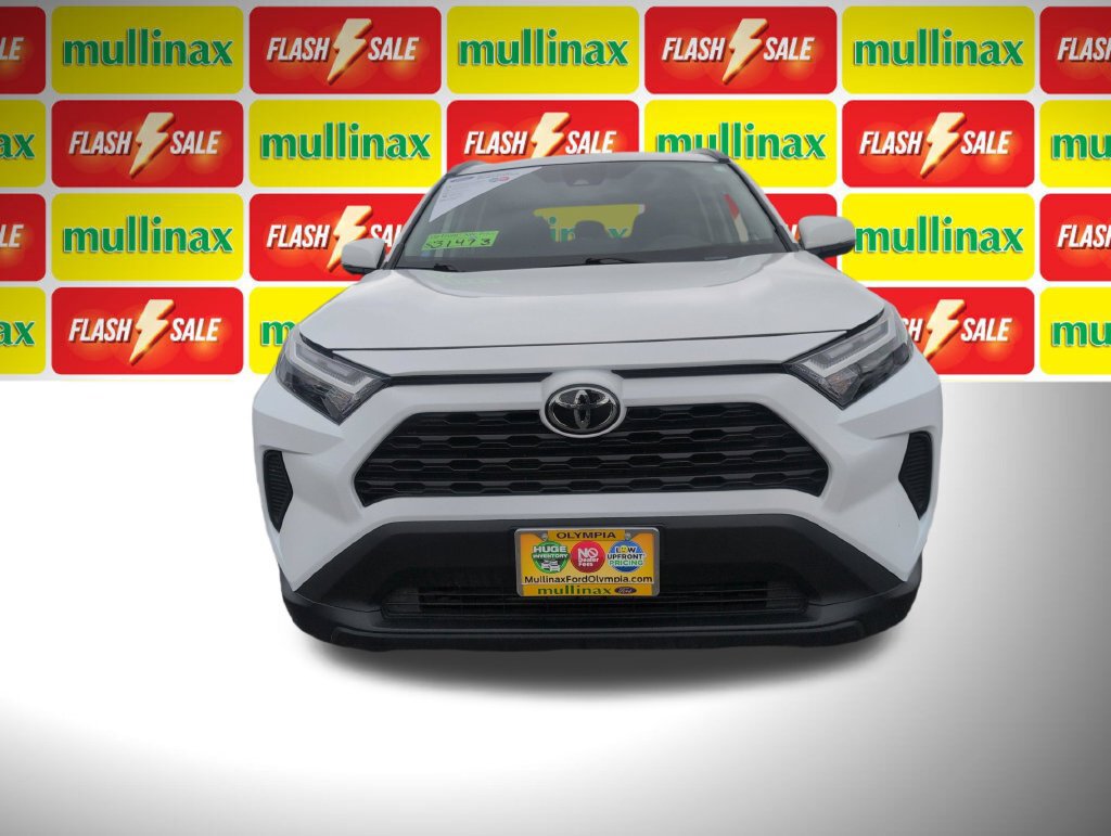 Used 2025 Toyota RAV4 XLE AWD/4WD image 16
