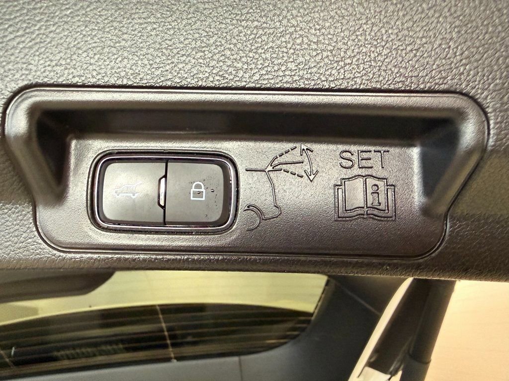 Certified 2022 Ford Explorer XLT image 33