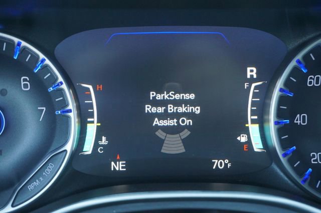 Used 2023 Chrysler Pacifica Touring-L w/ S Appearance Package image 13