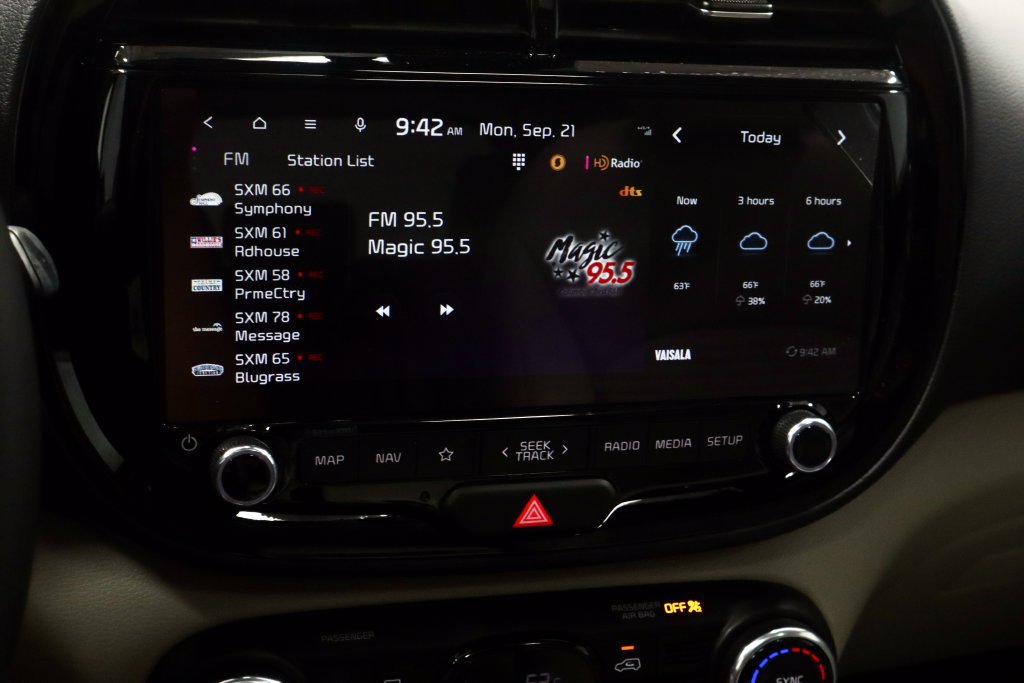 Used 2025 Kia Soul EX FWD image 4