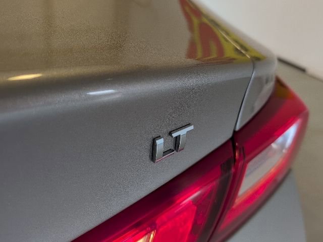 Used 2023 Chevrolet Malibu LT image 34