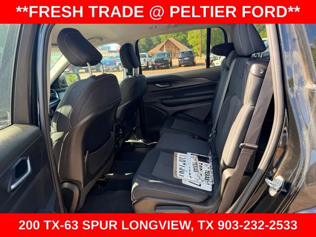 Used 2024 Jeep Grand Cherokee L Laredo RWD image 6