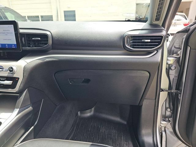 Certified 2022 Ford Explorer XLT w/ Equipment Group 202A AWD/4WD image 19