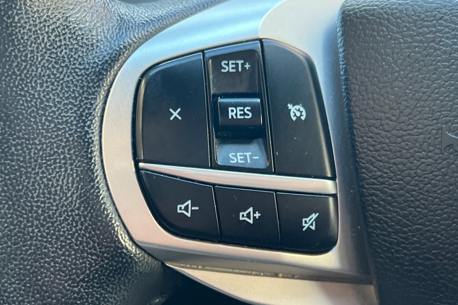 Certified 2022 Ford Explorer XLT w/ Equipment Group 202A image 36