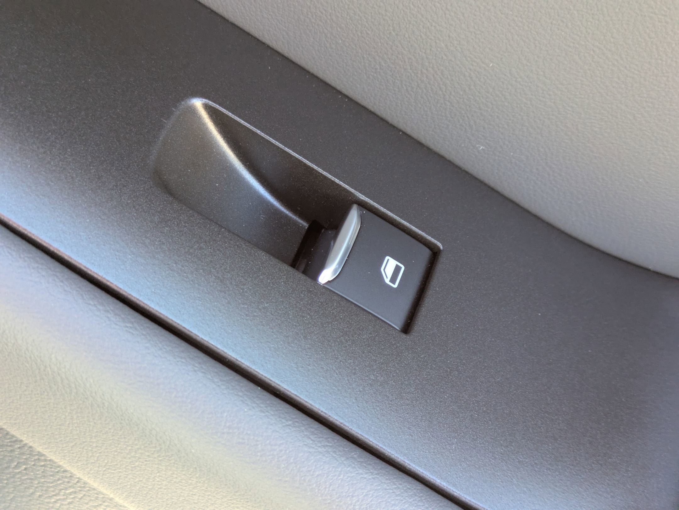 Certified 2025 Ford Explorer Active RWD image 41