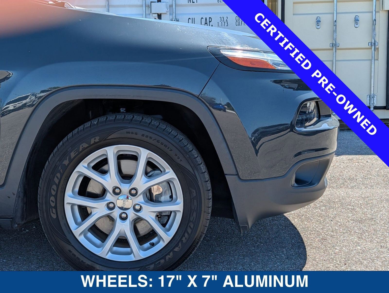 Used 2018 Jeep Cherokee Latitude Plus image 12