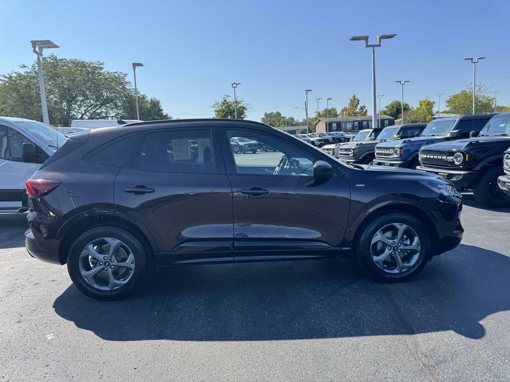Certified 2023 Ford Escape ST-Line w/ Tech Pack #1 image 4