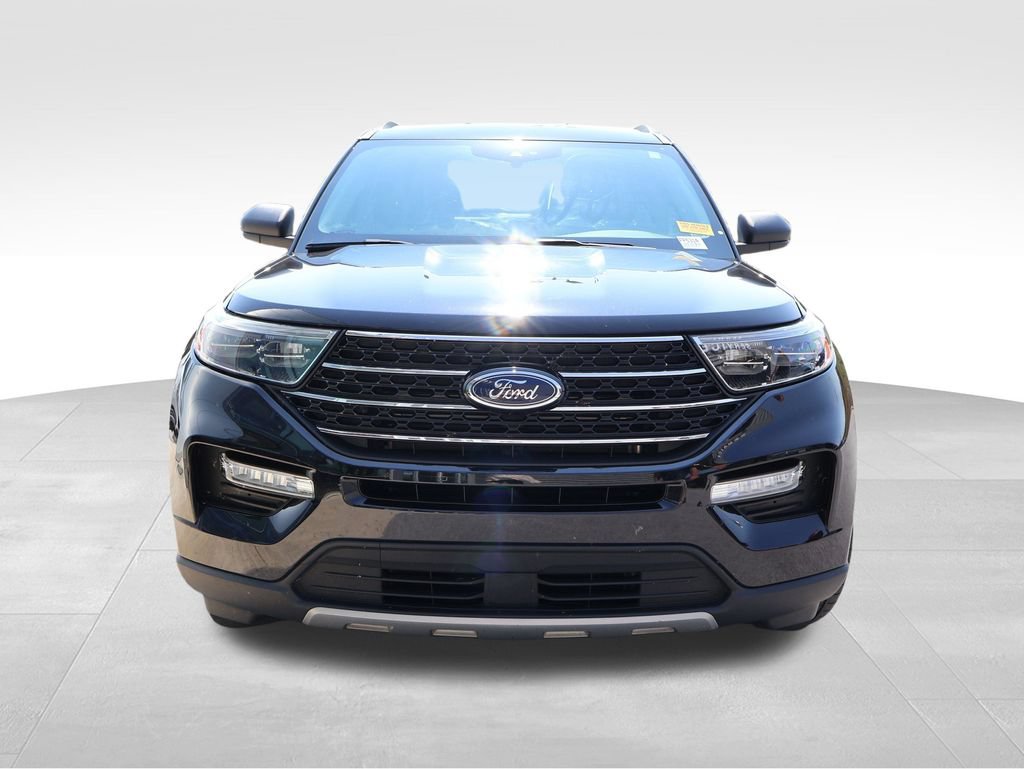 Certified 2021 Ford Explorer XLT w/ Equipment Group 202A AWD/4WD image 6