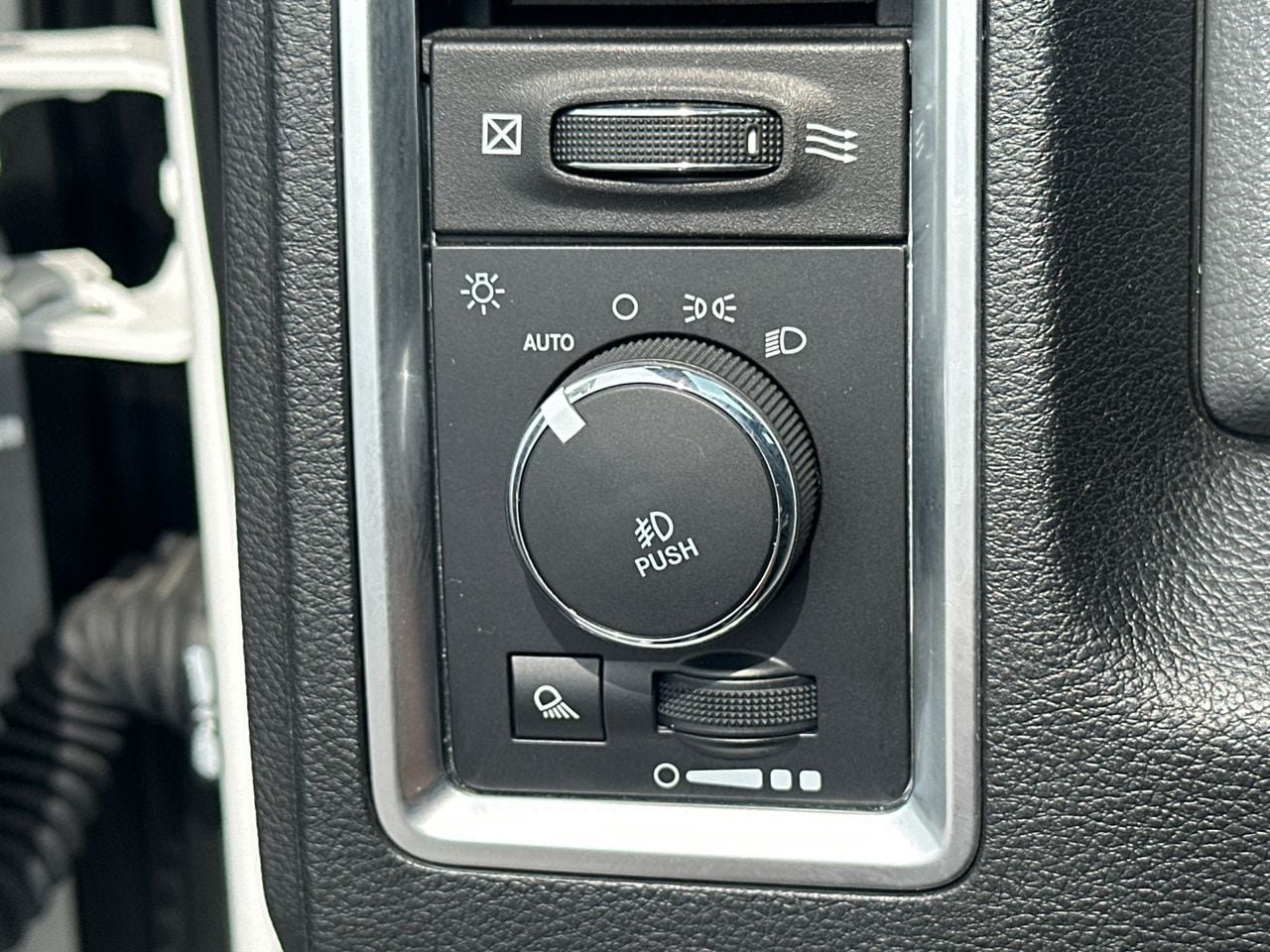 Used 2018 RAM 1500 Big Horn AWD/4WD image 33