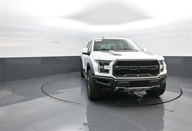 Certified 2018 Ford F150 Raptor w/ Equipment Group 802A Luxury image 2