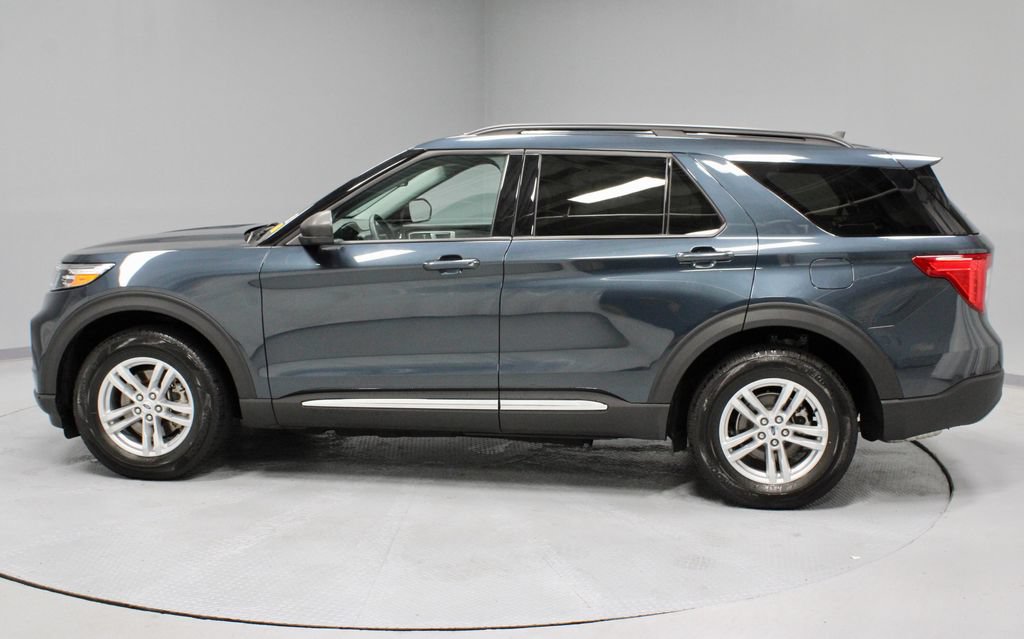 Certified 2024 Ford Explorer XLT w/ Equipment Group 202A AWD/4WD image 8