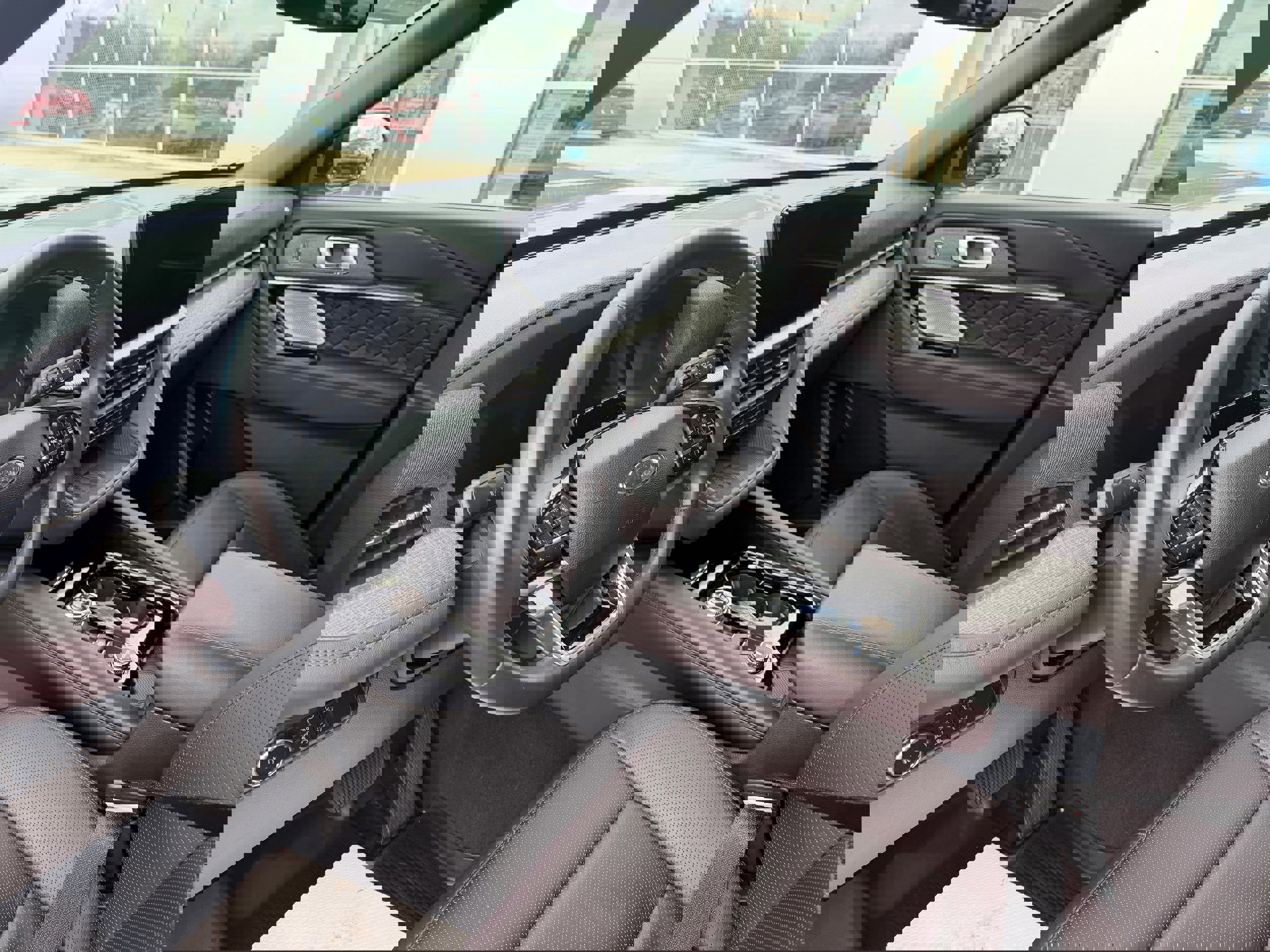 Certified 2025 Ford Explorer Platinum w/ Ultimate Package image 16