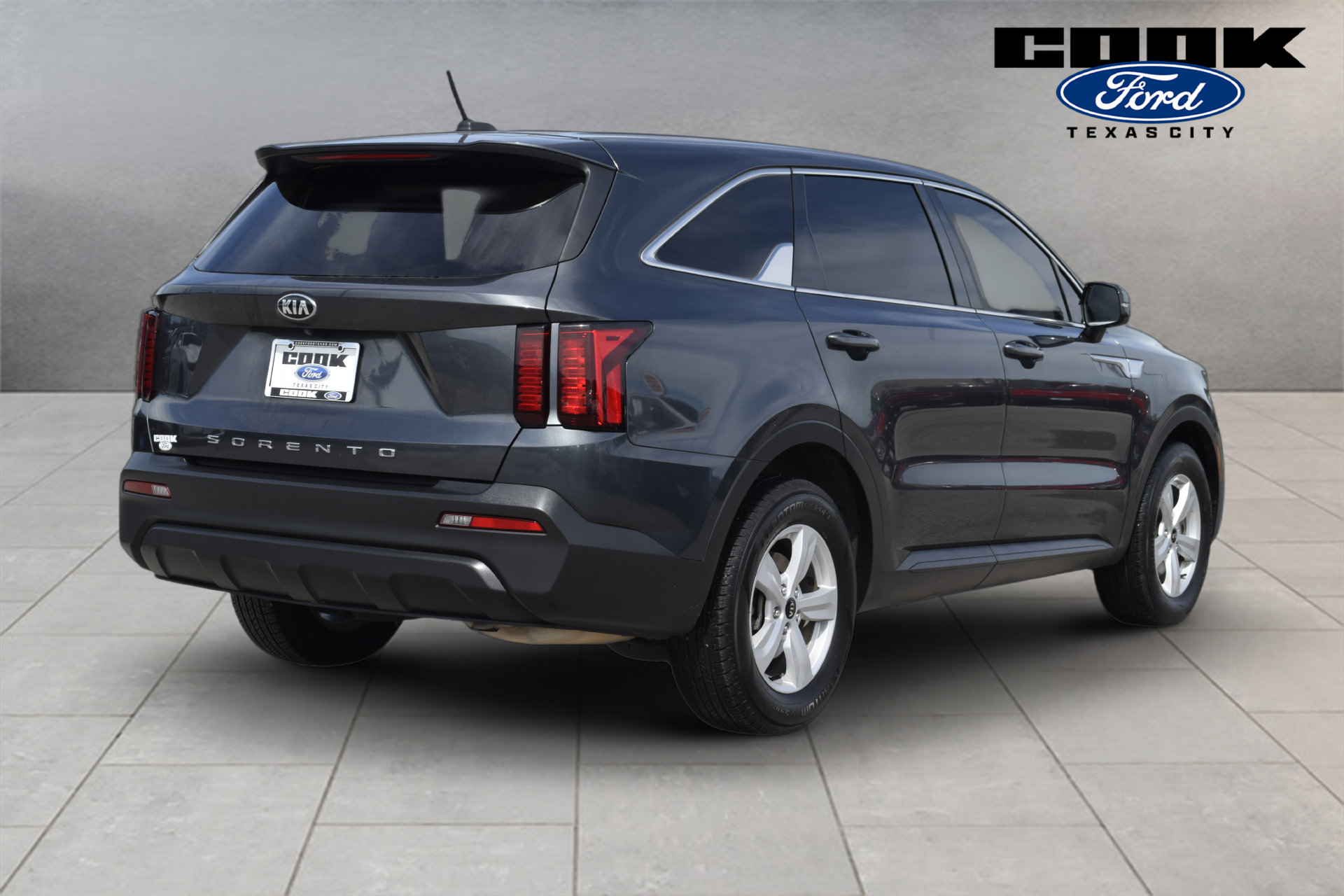 Used 2021 Kia Sorento LX FWD image 3