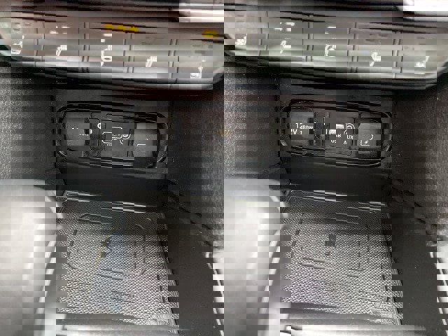 Used 2020 Hyundai Santa Fe Limited image 25