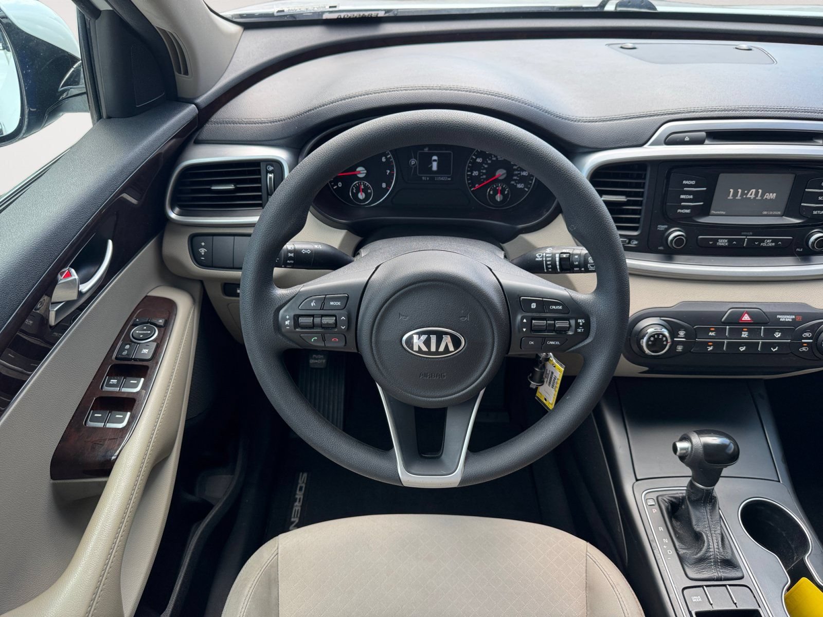 Used 2017 Kia Sorento FWD image 12