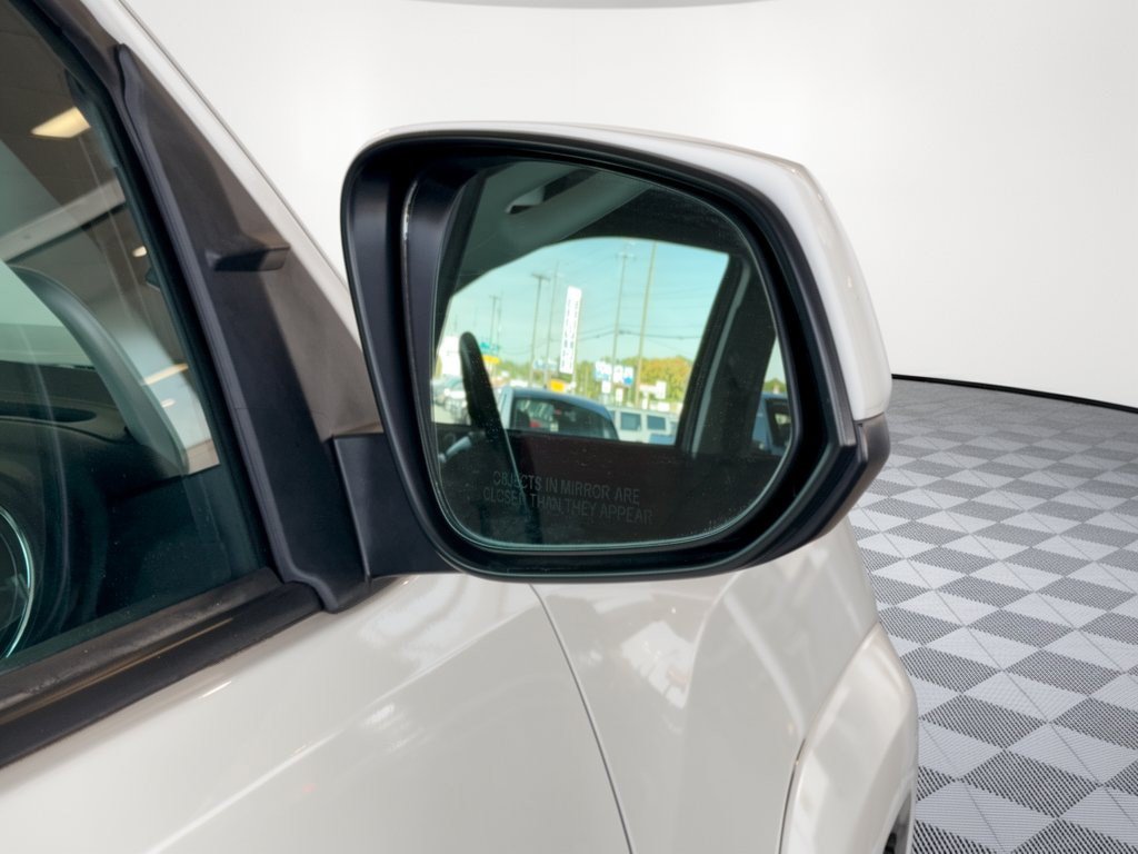 Used 2022 Toyota Tacoma SR5 AWD/4WD image 31