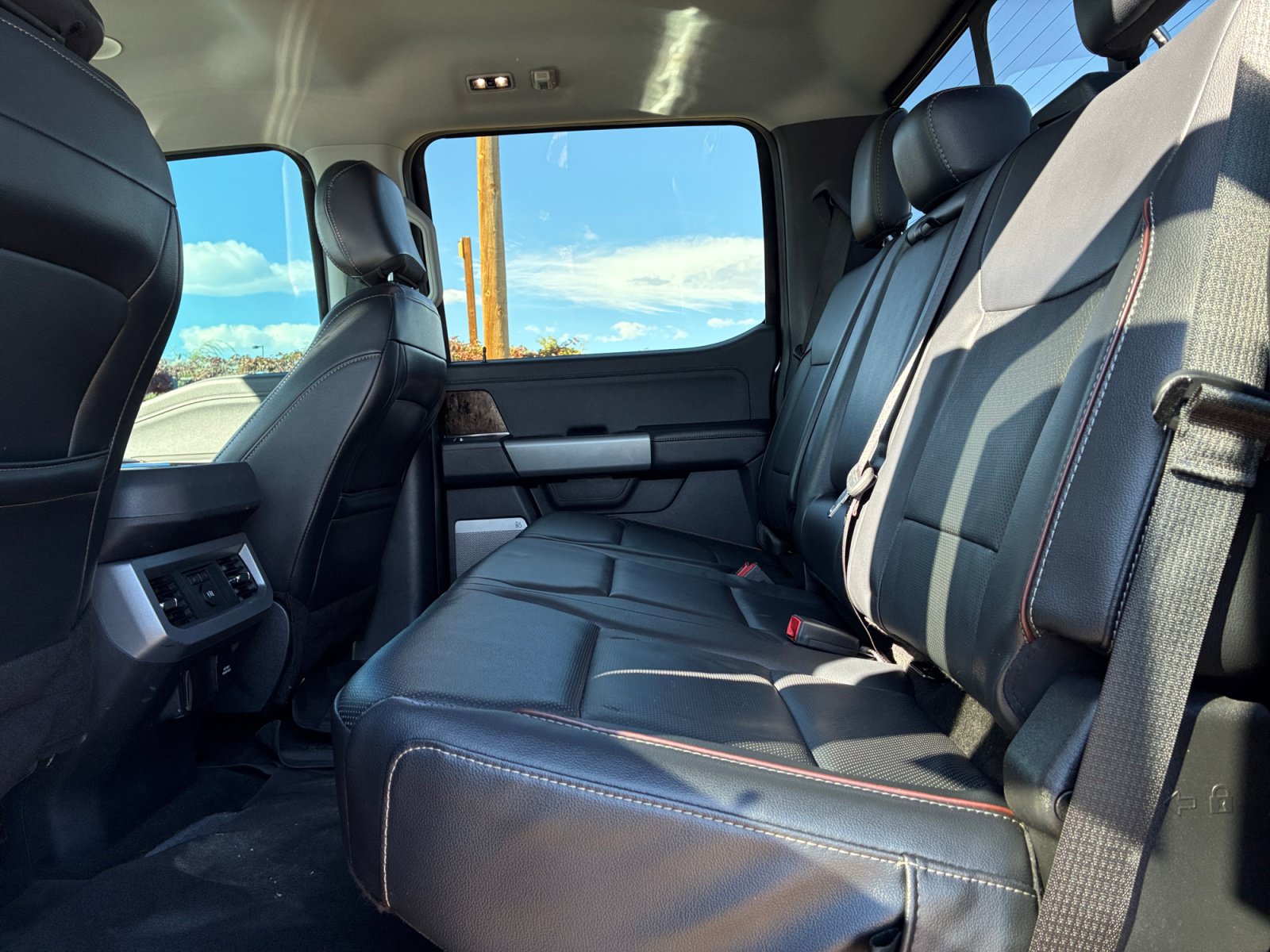 Certified 2024 Ford F250 Lariat w/ Lariat Ultimate Package AWD/4WD image 17